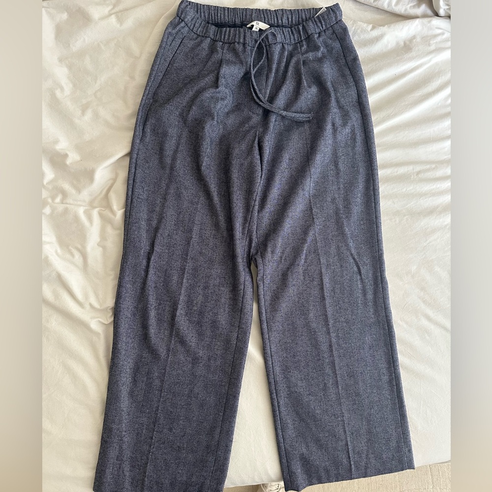 Banana Republic Mid-Rise Pull-On Italian Flannel Pant - Picture 2 of 3